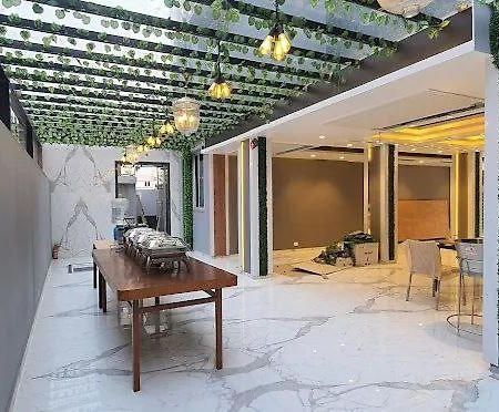 Hotel Mayfair Tower Калькутта Экстерьер фото