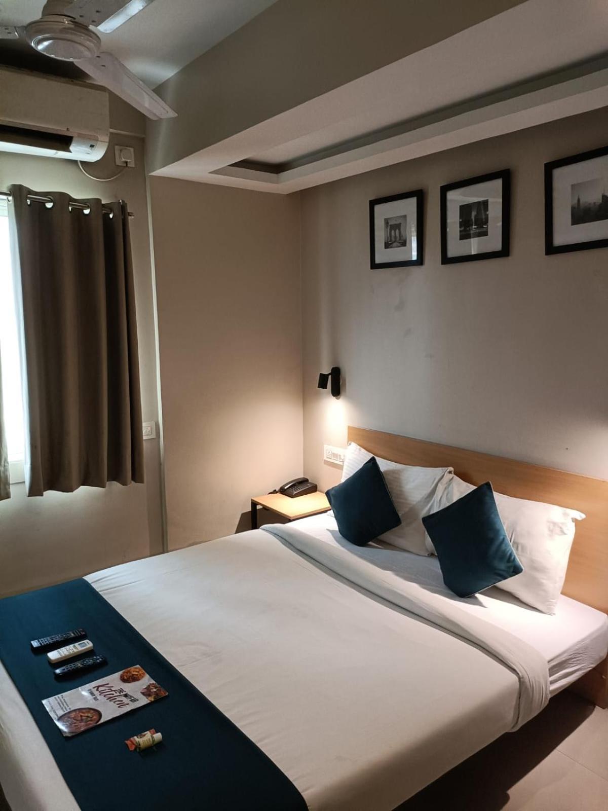 Hotel Mayfair Tower Калькутта Экстерьер фото
