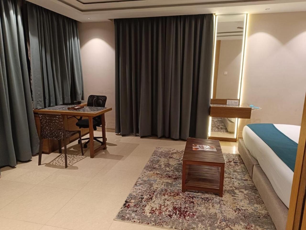 Hotel Mayfair Tower Калькутта Экстерьер фото